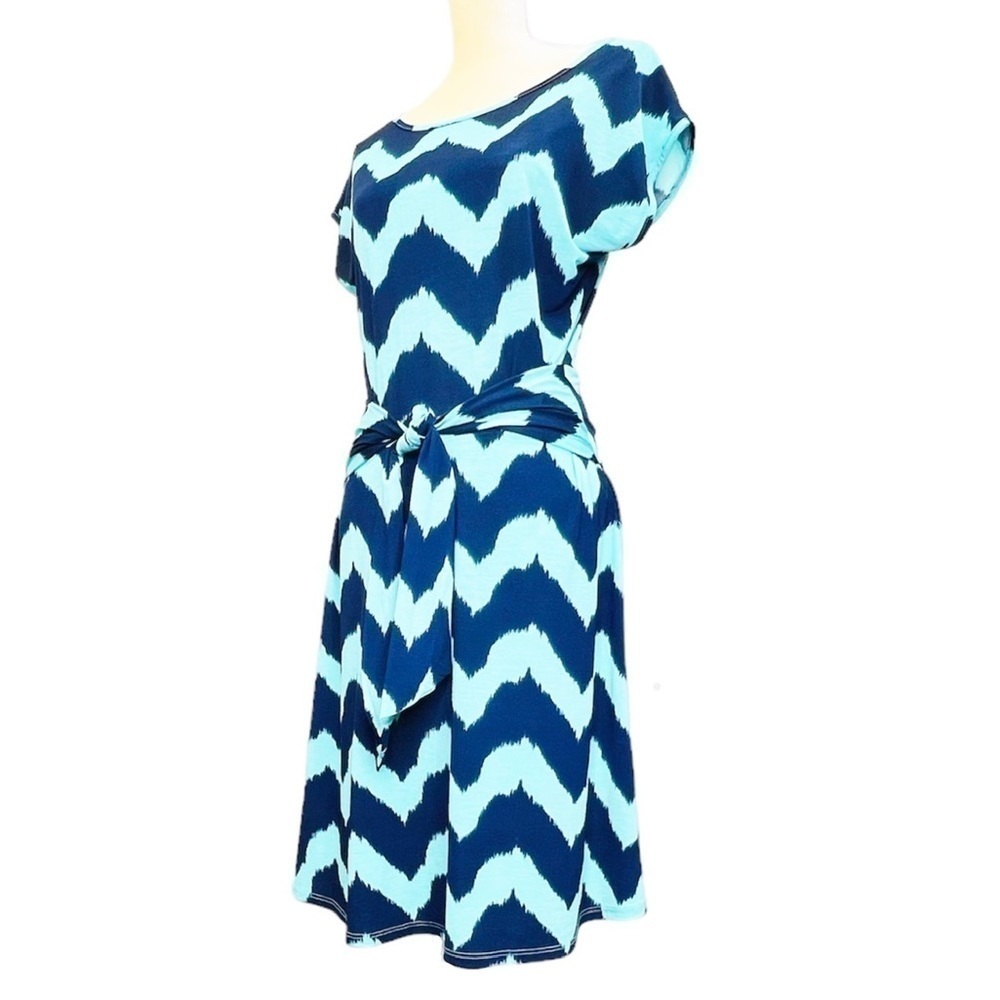 Papillon Blanc Dress Size Large Chevron Navy Blue & Aqua Midi Short Sleeved EUC
